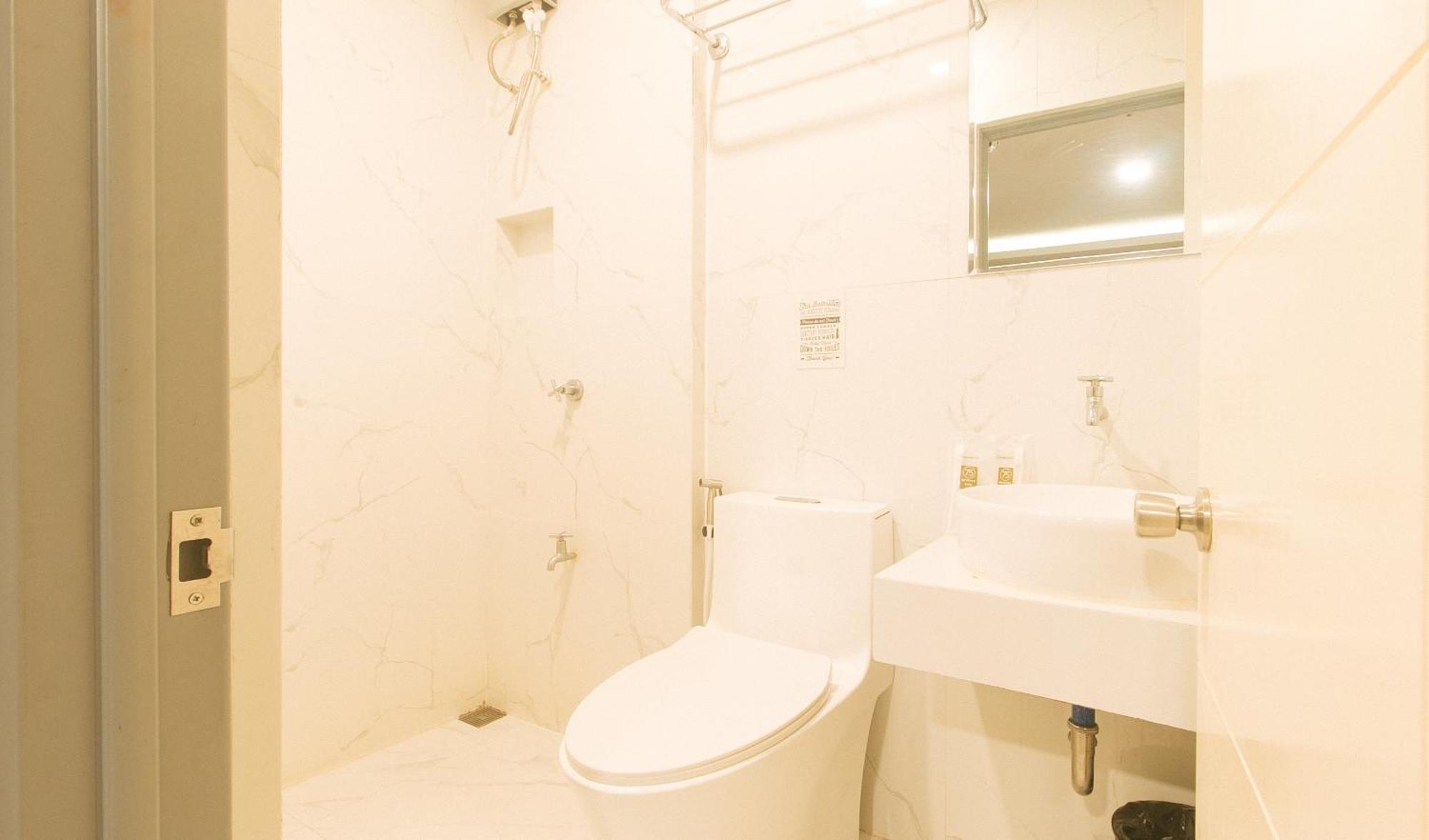 Paranaque City Reddoorz Plus At Seventy Five Inn Near Manila Airport מראה חיצוני תמונה